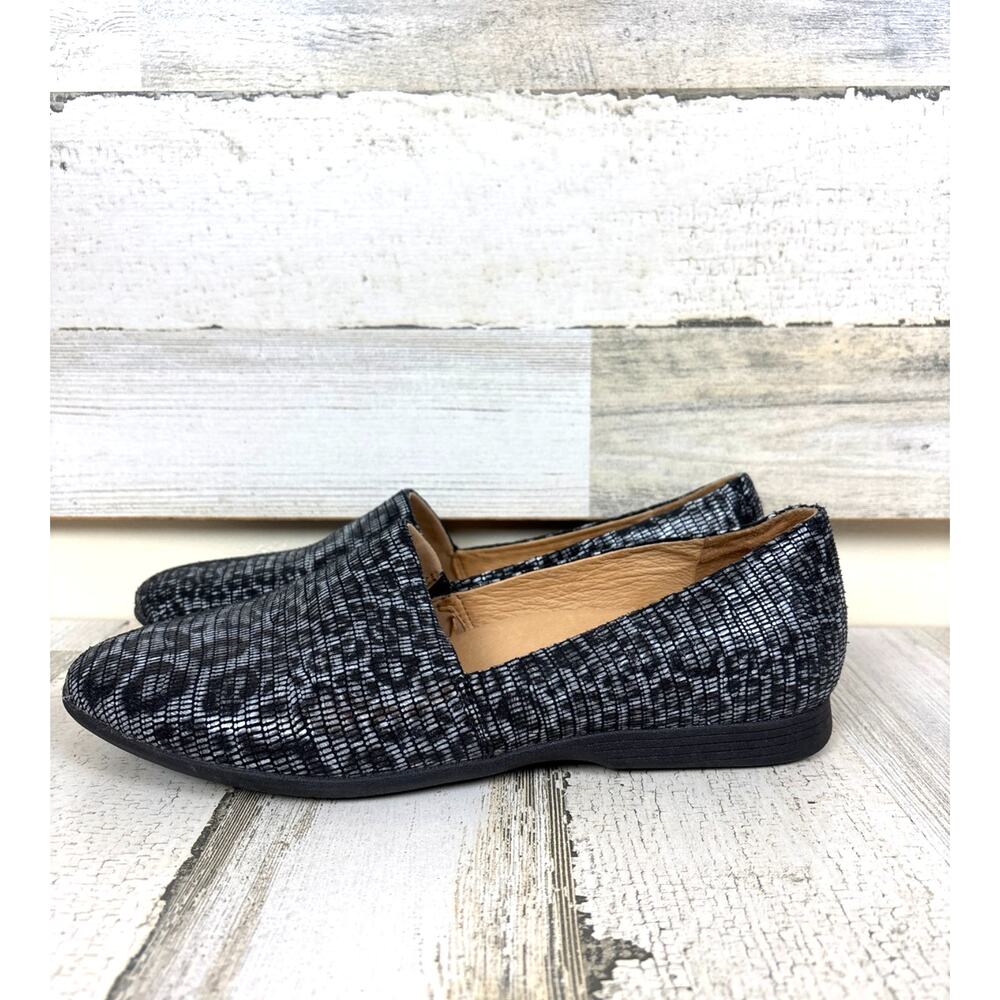 Dansko Womens 8.5 Larisa Gray Black Leopard Leather Slip-On Casual Flats
